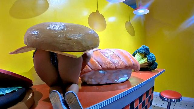 Гиа Дерза выкладывает жопу и ловит кремпай, как настоящая звезда