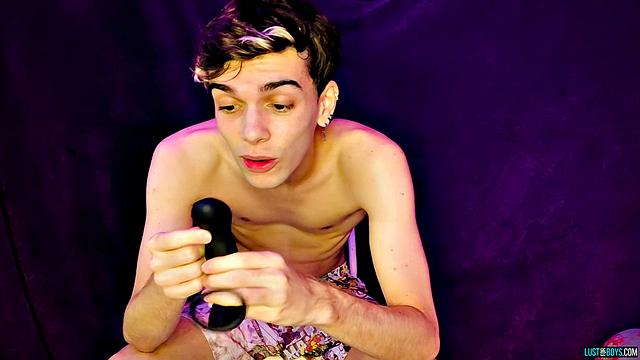 Henry Evans Gets a New Toy - Twinky Fun