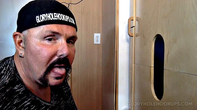 dudes take turns sucking cock at the glory hole