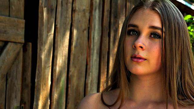 Lucy Laistner: Girl In A Summer Dress