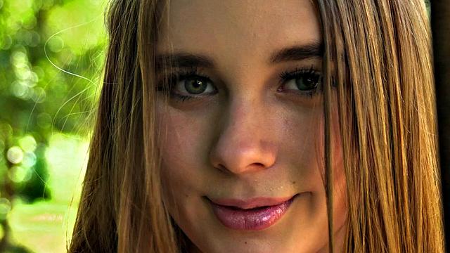 Lucy Laistner: Girl In A Summer Dress