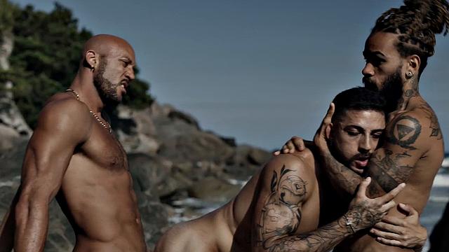 White jocks barebacked in outdoor orgy on public beach