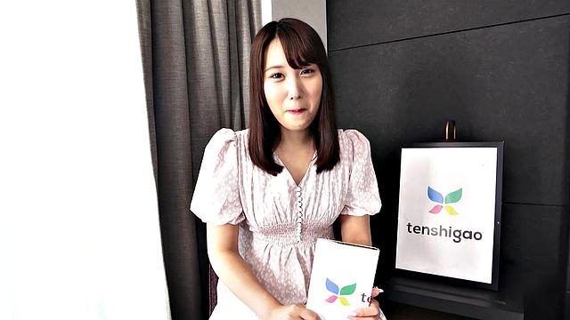 Yotuba Kawai was an Idol in Japan and now wants to be a JAV star