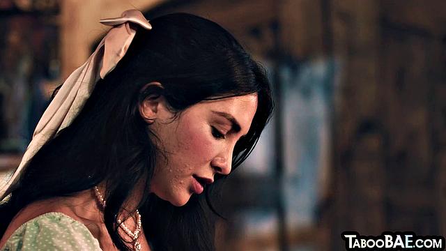 Stunning babe pussydestroyed in 3some