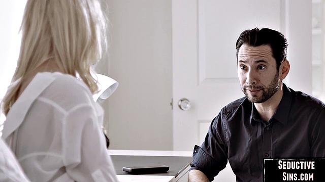 Sexy Lingerie Blonde Gets Pussybanged