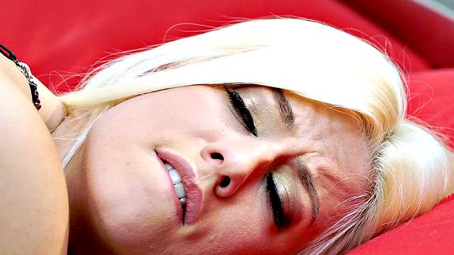 IR anal babe fucked in tight asshole after dildo play