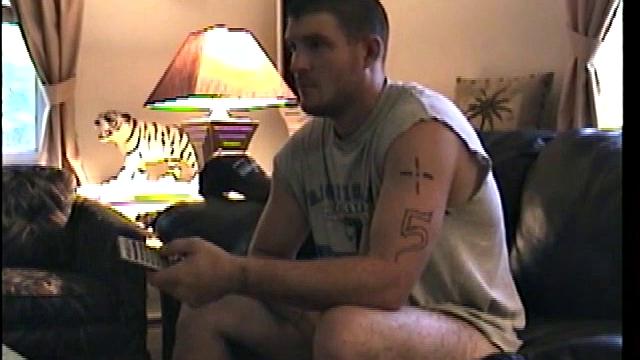 cj одновременно работает ртом и рукой - мастер-универсал