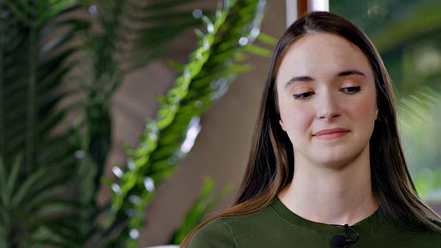 Stunning babe gets her pussy banged in doggystyle by BF