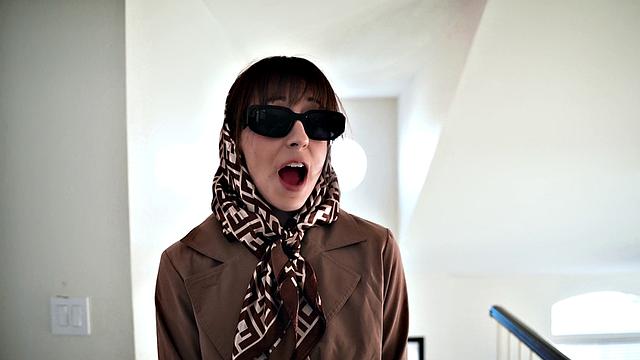 мамка в очках готова на всё ради левого письма - учитель не удержался