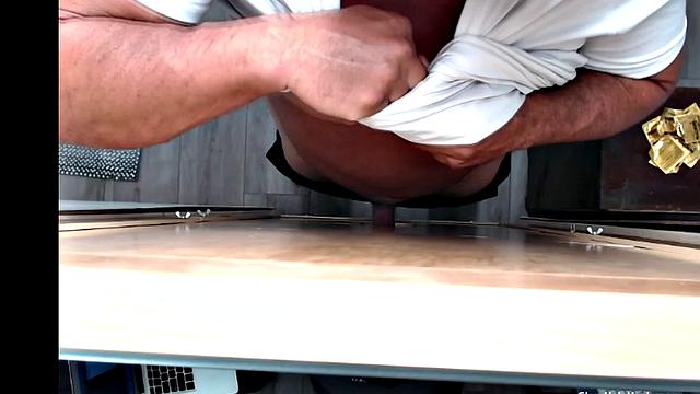 Минет в игровой хижине