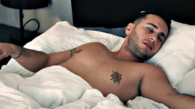 Feetbabe seduces her BF and gets cum on after sex