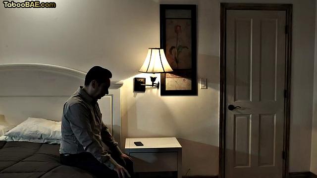 Маленькая грудастая любовница скачет на члене и кайфует после догги стиля.