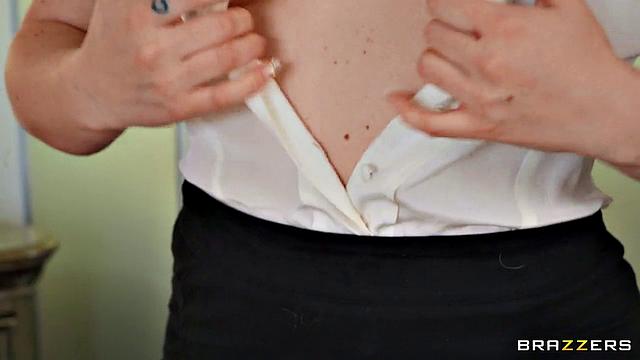 Кира Крофт меняет облик и даёт в анал под париком, пока парень думает, что это эскортница с опытом анального секса.