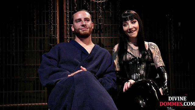 CFNM femdom leather babe pegs male ass with strapon