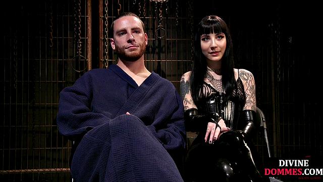 CFNM femdom leather babe pegs male ass with strapon