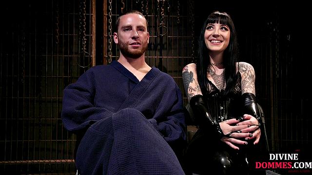 CFNM femdom leather babe pegs male ass with strapon