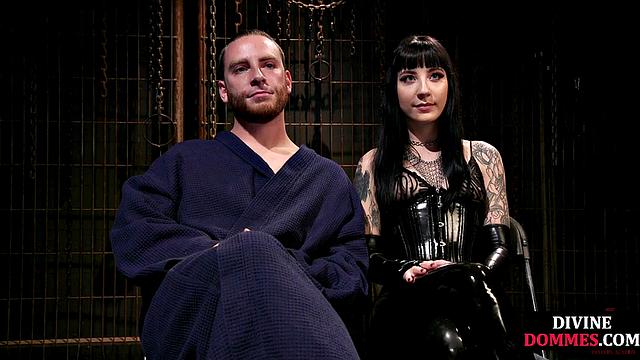 CFNM femdom leather babe pegs male ass with strapon