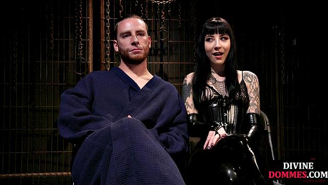 CFNM femdom leather babe pegs male ass with strapon