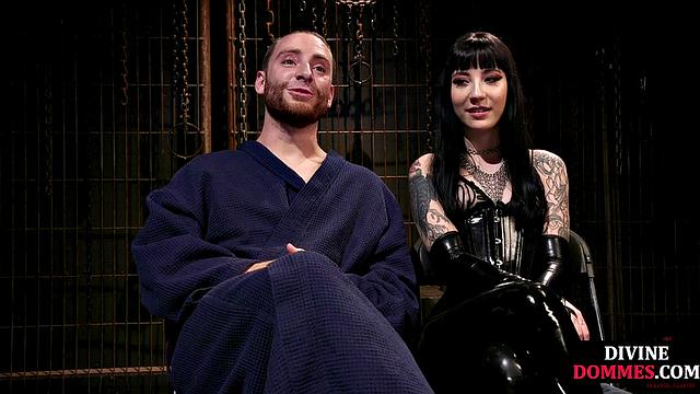 CFNM femdom leather babe pegs male ass with strapon