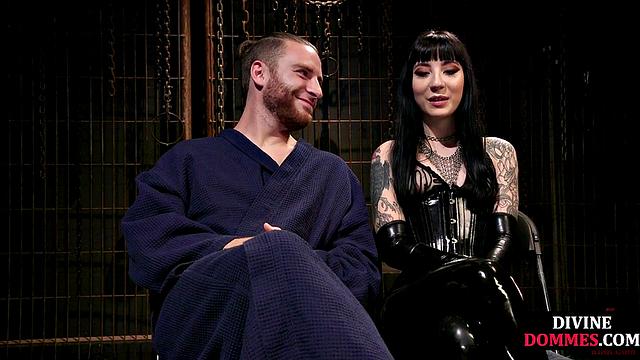 CFNM femdom leather babe pegs male ass with strapon