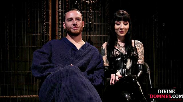 CFNM femdom leather babe pegs male ass with strapon