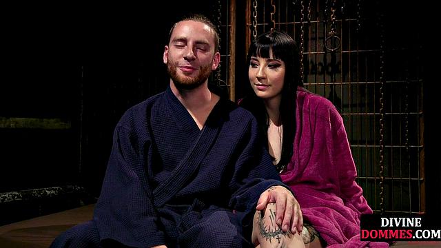 CFNM femdom leather babe pegs male ass with strapon