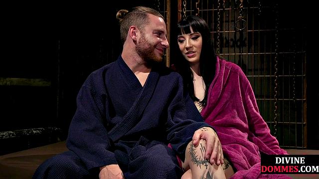 CFNM femdom leather babe pegs male ass with strapon