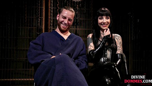 CFNM femdom leather babe pegs male ass with strapon