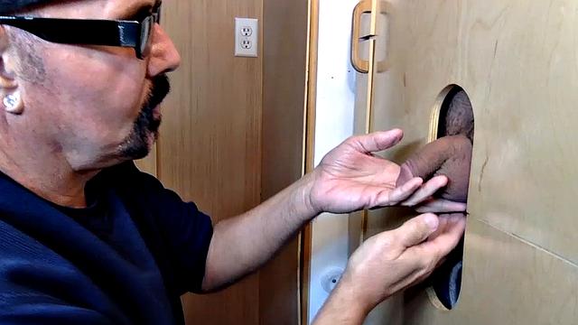 Guy Enjoys A Gloryhole BJ