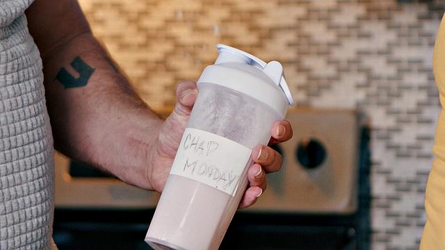 HETEROFLEXIBLE - Horny Gym Buddies Marcus McNeil & Crush Daddy MILK Their Cocks In Protein