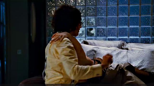 Jennifer Garner in deep cleavage