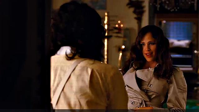 Jennifer Garner in deep cleavage