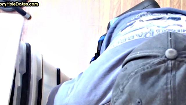 Homemade gloryhole DILF gets banged in closeup video