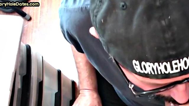 Homemade gloryhole DILF gets banged in closeup video