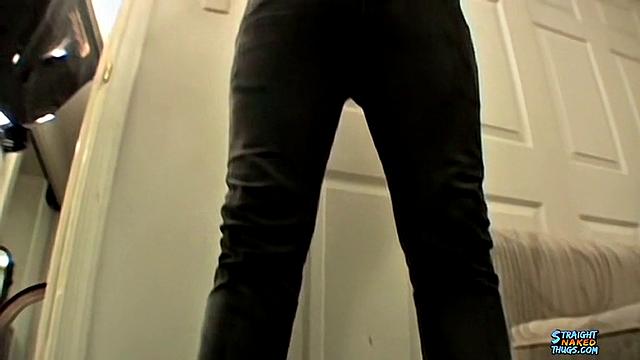 Стрейт Бэм жестко трахает флешлайт - Bam