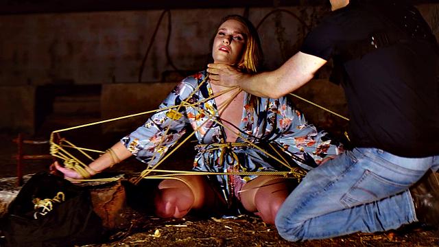 Blond babe gets nipples hurt while drinks piss