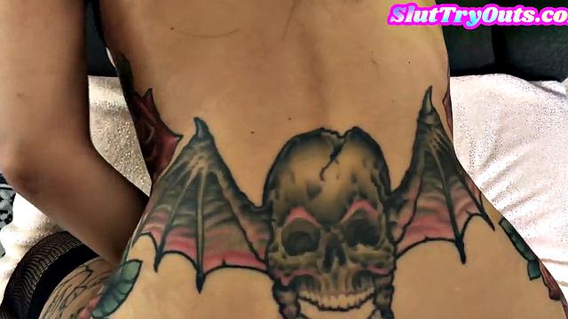 Amateur cuckquean picks alt babe for hubby