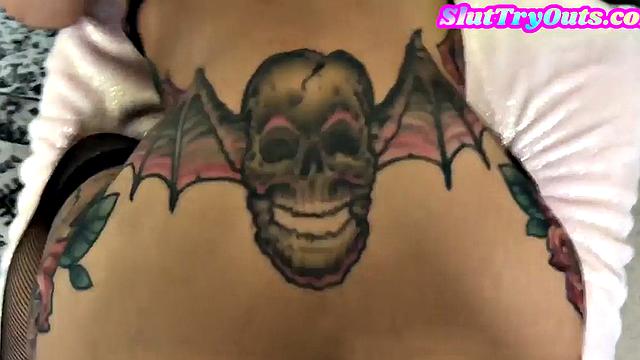 Amateur cuckquean picks alt babe for hubby