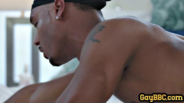 muscular black jock gives deepthroat