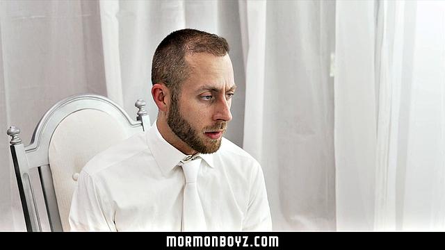 Элдер Джонс признаётся президенту Льюису в своих гей-фантазиях на приватном интервью
