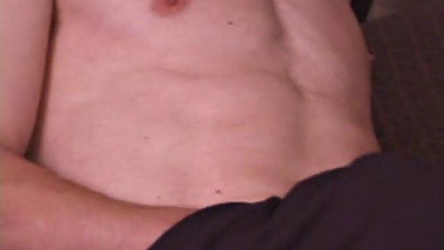 Адам дрочит, считает это своей фитнес-программой