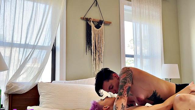 Tattooed amateur lesbian licks GFs pussy at home