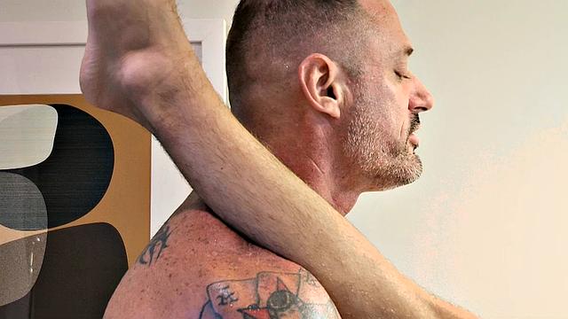 Stepdad's Boyfriend Chapter 2: A Closer Shave