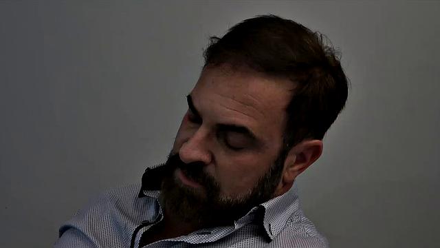 папаша остался без работы, зато с твёрдым стояком