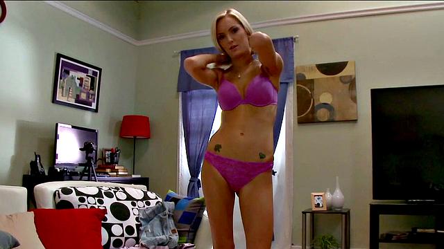 Blondes Love Dick - Taylor Tilden