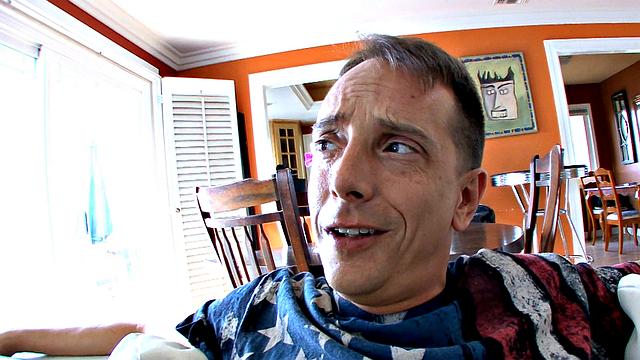 Соблазнительная Электра Роуз с большими сиськами трахает отчима в гостиной