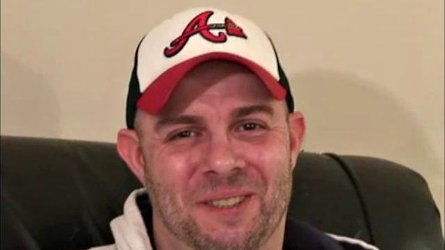 J. D. дрочит напарнику в мастерской, всё по-взрослому