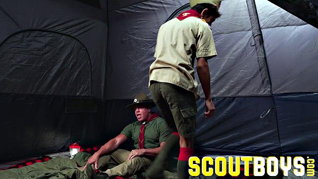 SCOUT DAMIEN Chapter 3 - Weathering Storm