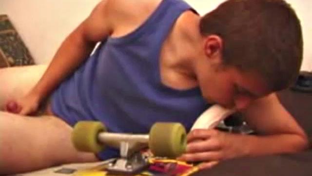 Mica just got in from skating and needs to burn off some more energy, so he kicks back and starts watching a porn video. Naughty boys like their toys, so Mica goes to work on his rear entry