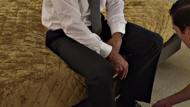 Submissive twink barebacked by DILF before asslicking